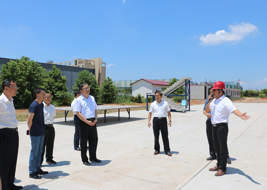 省人大常委会副主任龚建华一行莅临集团装配式产业园调研“降成本、优环境”